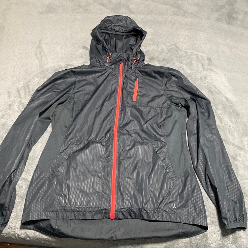 Light weight rain jacket